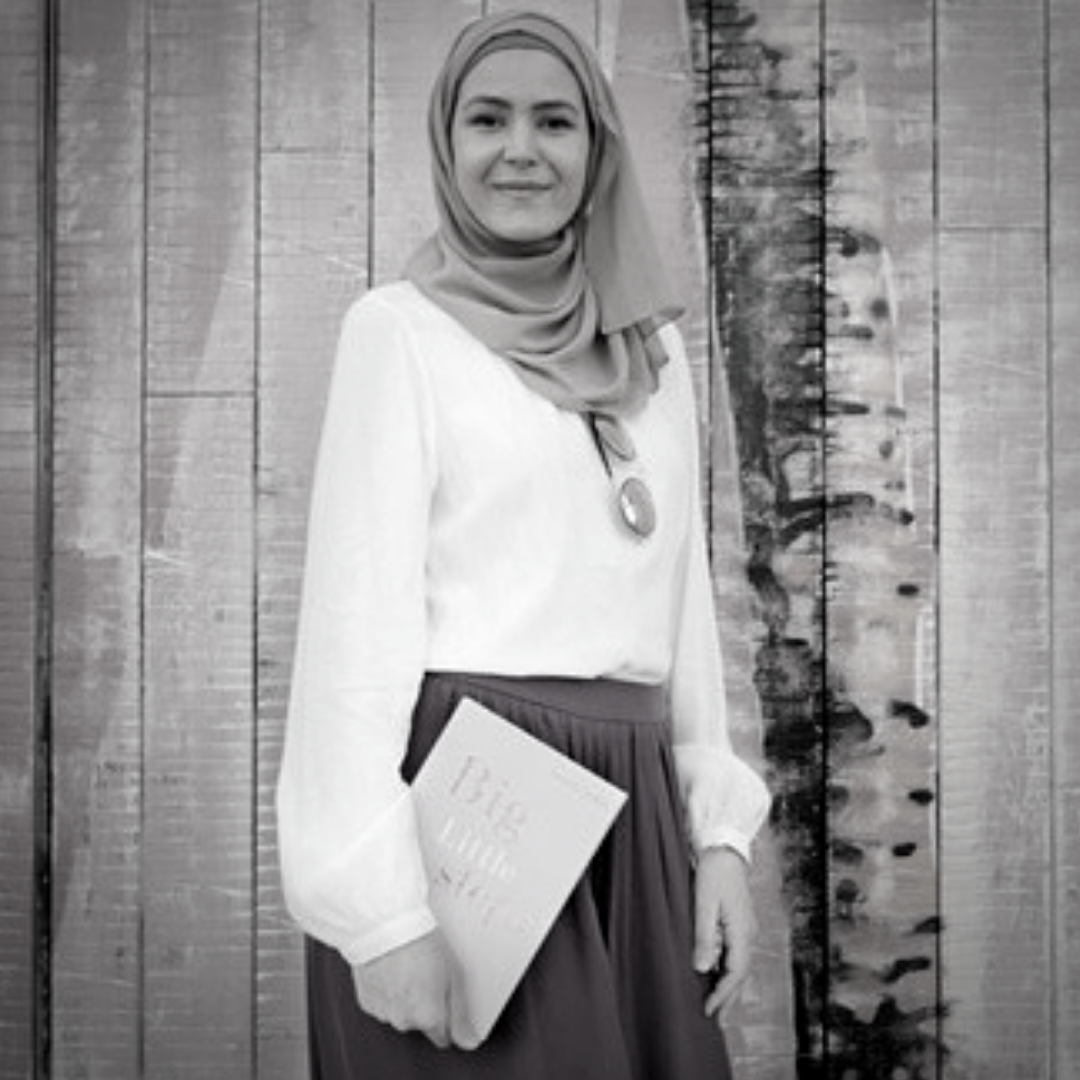 MATHILDE LOUJAYNE Author of Big Little Steps Mathilde has worked in PR for 12 years and grew up in the Sultanate of Oman, a long way from home - the south of France. Since embracing Islam in 2002, her dream was to highlight the beauty of Islam to the world and break pre-conceived notions of Muslim women in a positive and constructive manner. She enjoys water sports, loves drinking tea and visiting mosques around the world. Instagram: @ourbiglittlesteps