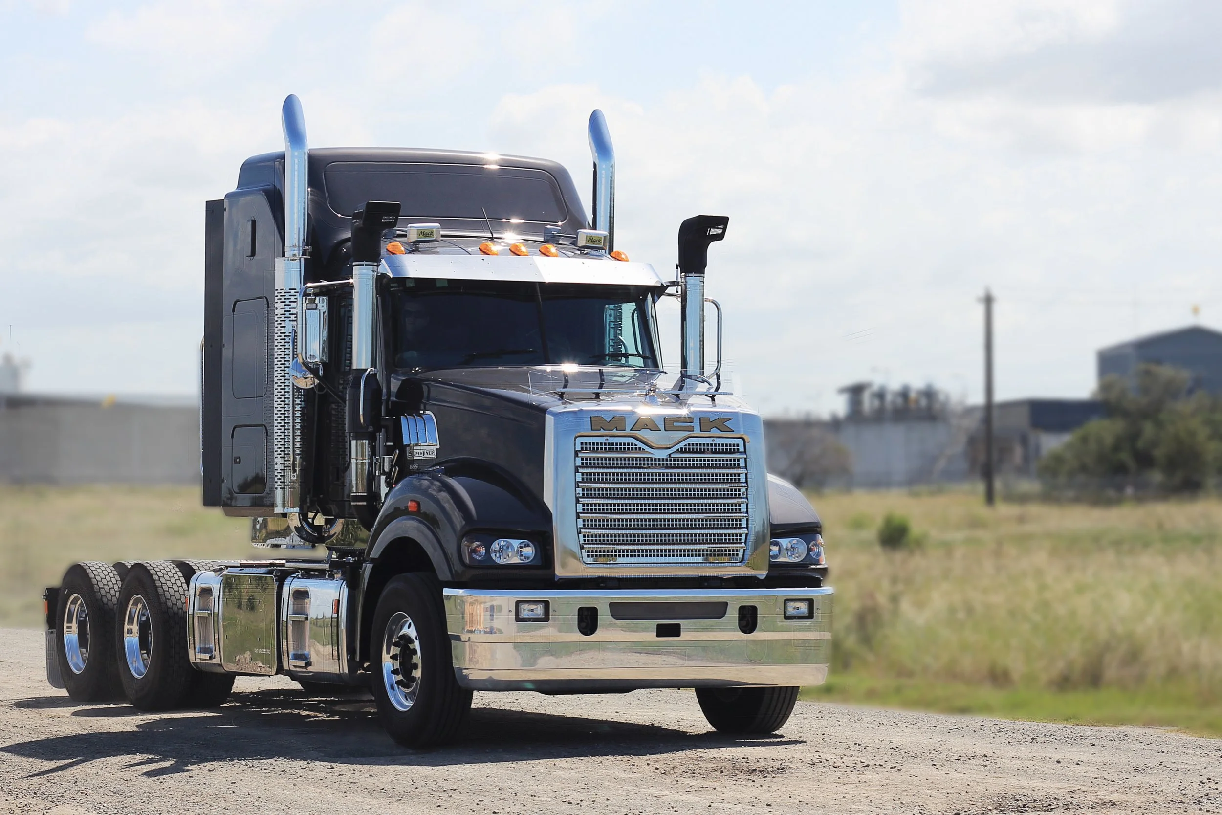 Mack1 crop.jpg