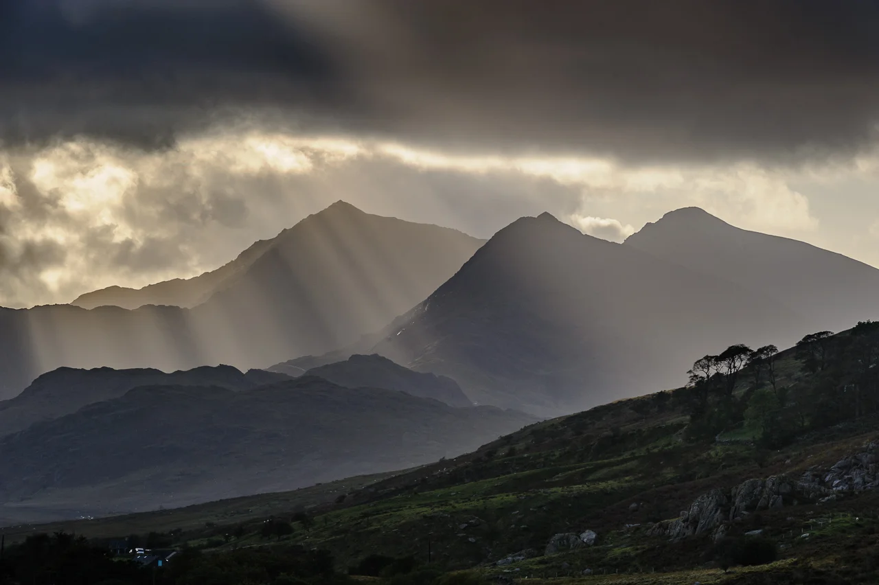 Light Rays and Snowdon.jpg