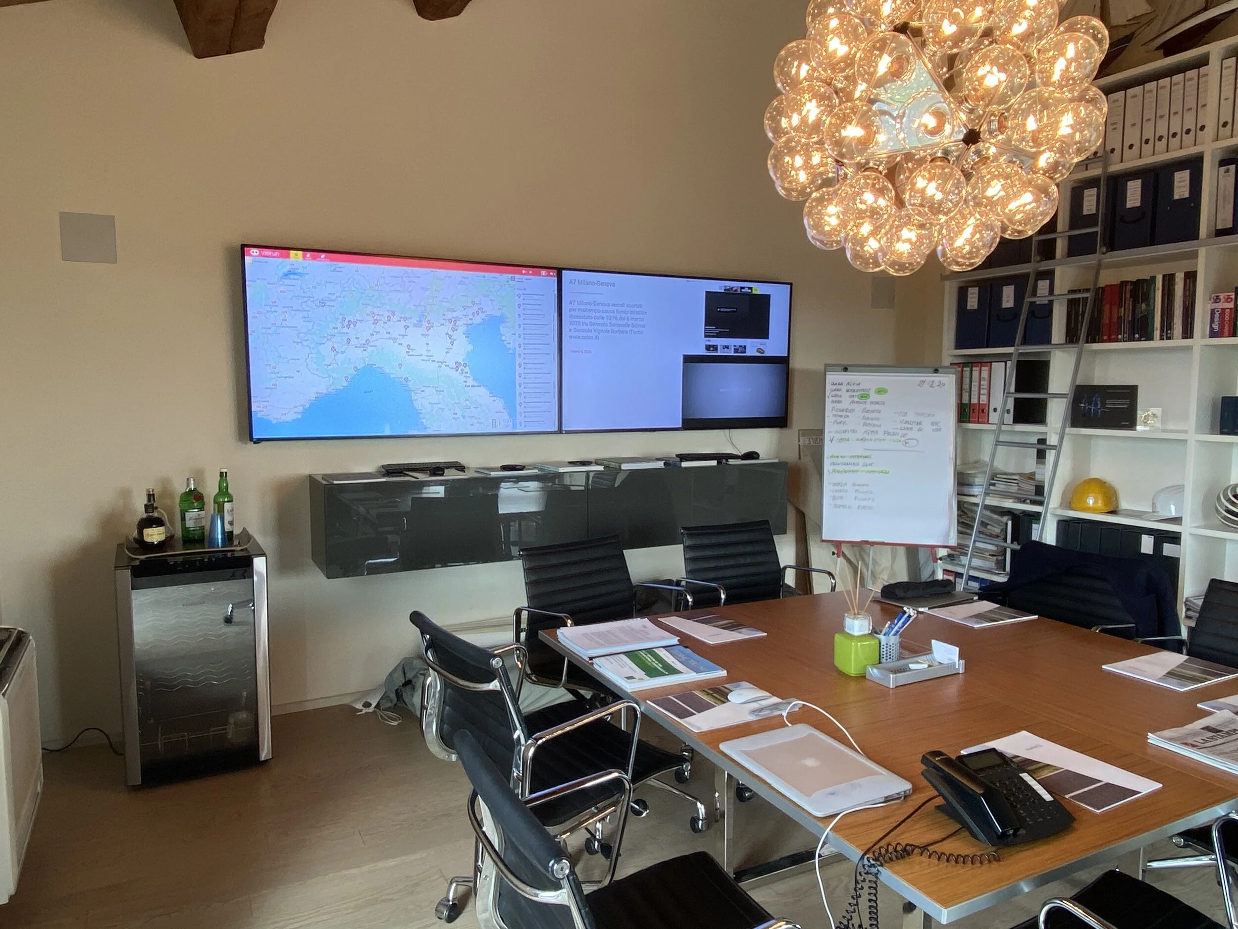 Installazione di Doppio Monitor 65” UHD con Sistema di Digital Signage