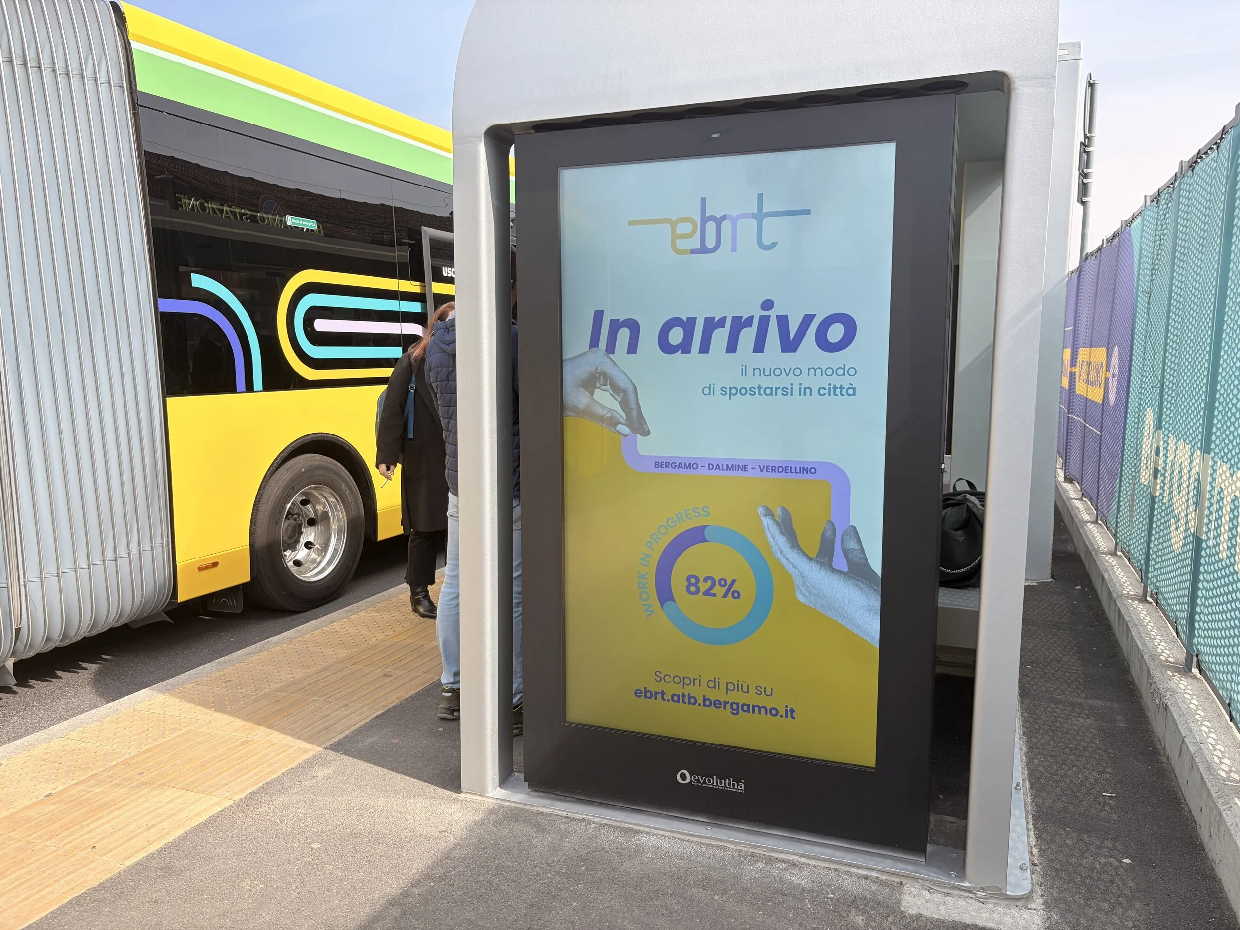 Totem Outdoor Bus 75" Bifacciale