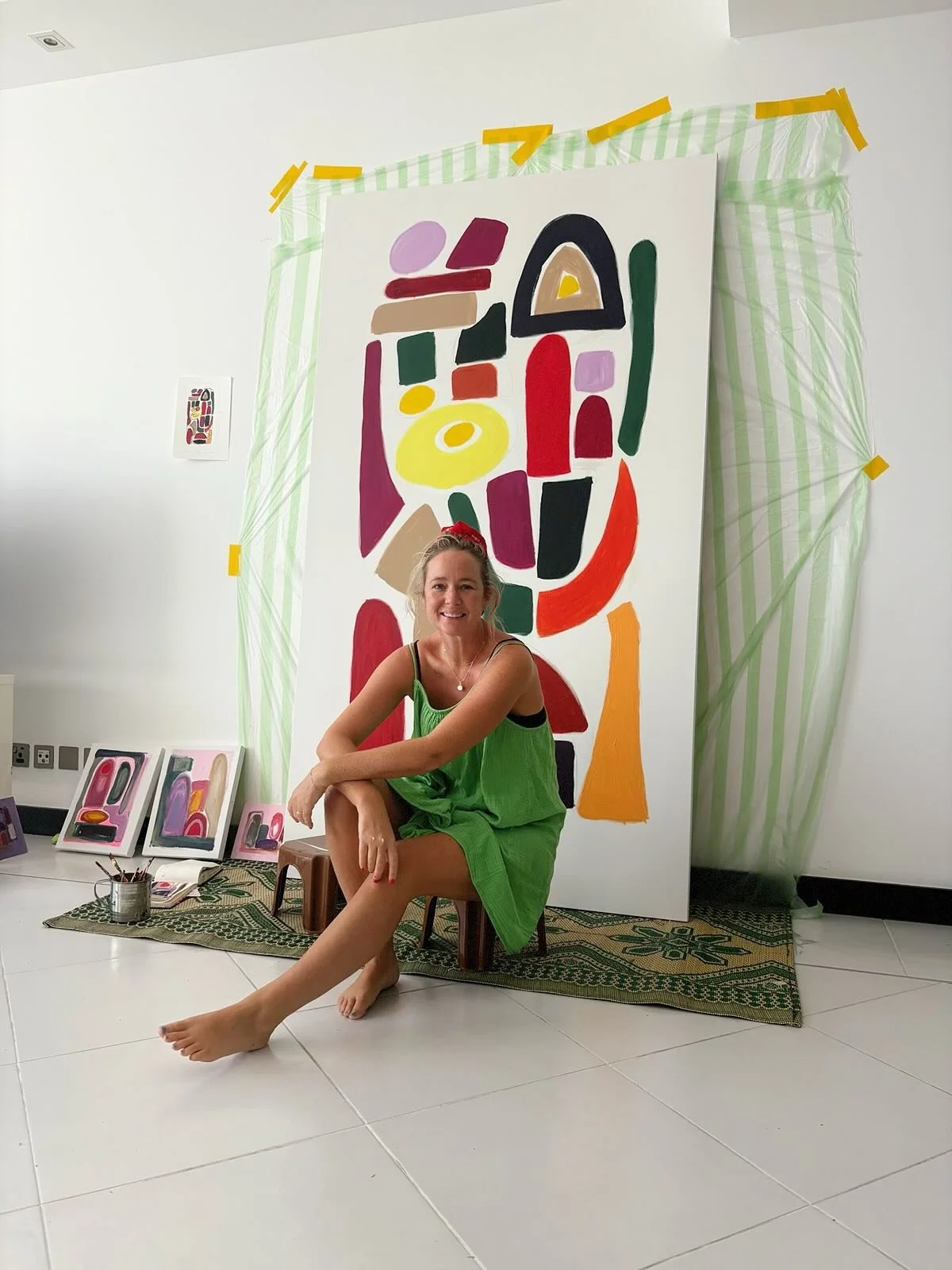 As in life &hellip; realism can be a bore &hellip;. Run away with chaos 🫨🫨🫨

#artist #abstract #artdubai @maryclairekirwan #irishartist #dubaiartist