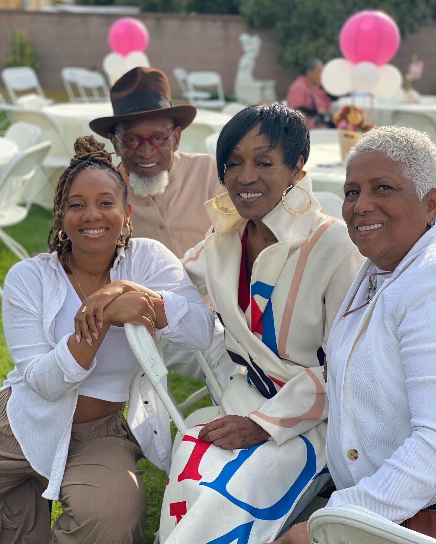We grew up around so much love. 🤎 I&rsquo;m so grateful for everyone in my family. They are a reflection of all that I see in the world.
.
It is ancestral for us to be connected to our tribe, from the roles that we play carry into every aspect of ou