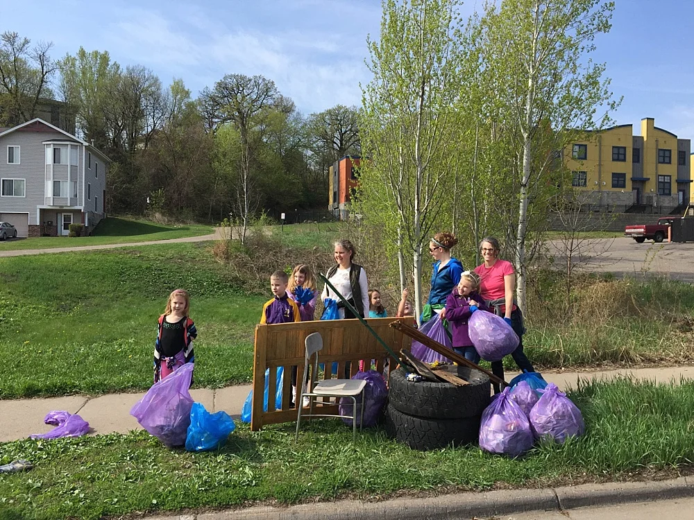 Earth Day Clean Up Volunteers