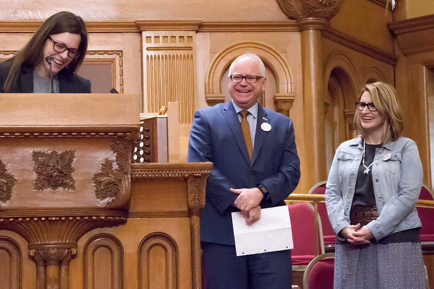 Senta Leff, of Minnesota Coalition for the Homeless, introduces Governor Tim Walz and Lieutenant Governor Peggy Flanagan.