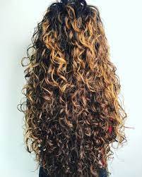 Curly hair 2.jpg