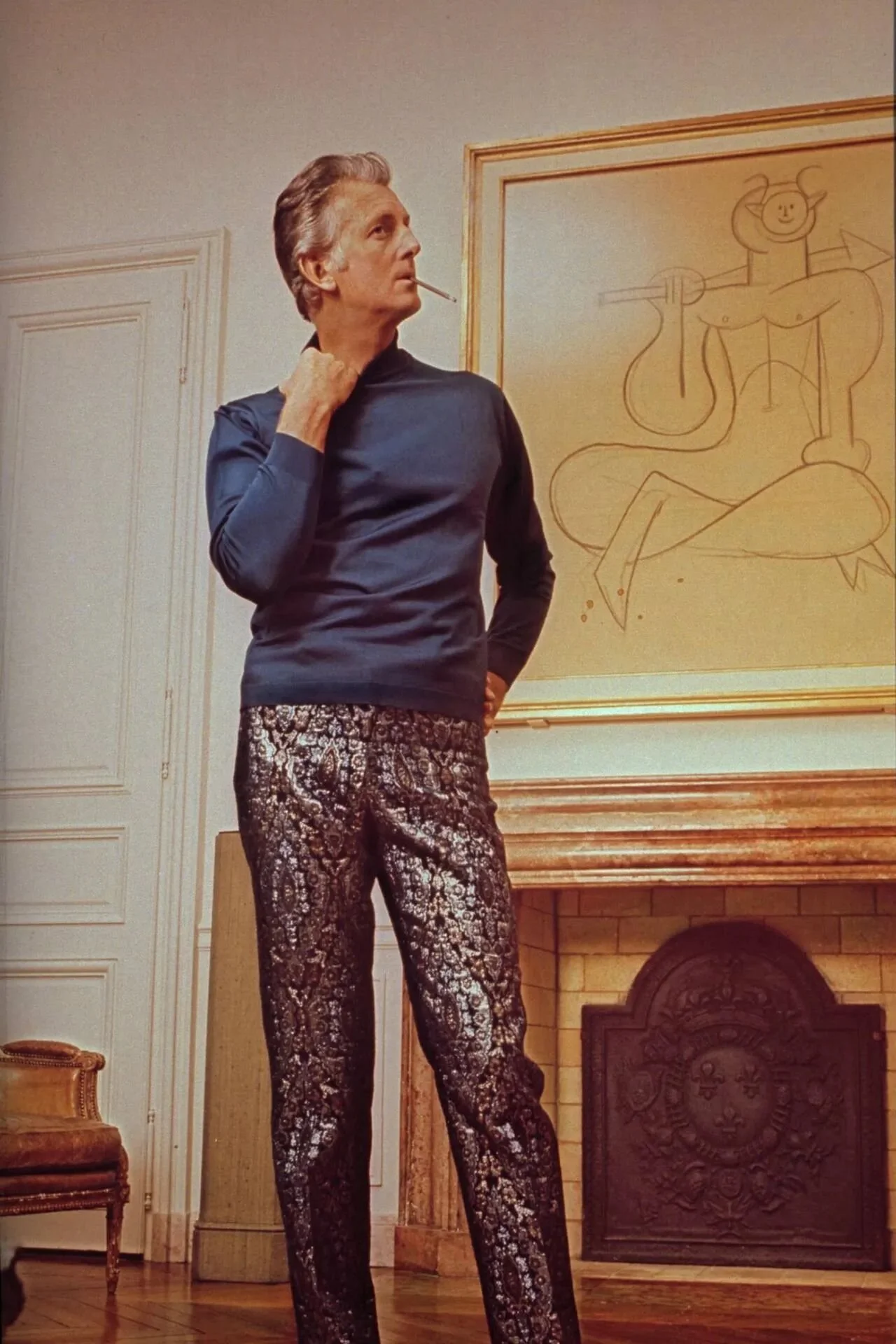 huburt de givenchy posing in old age.jpg