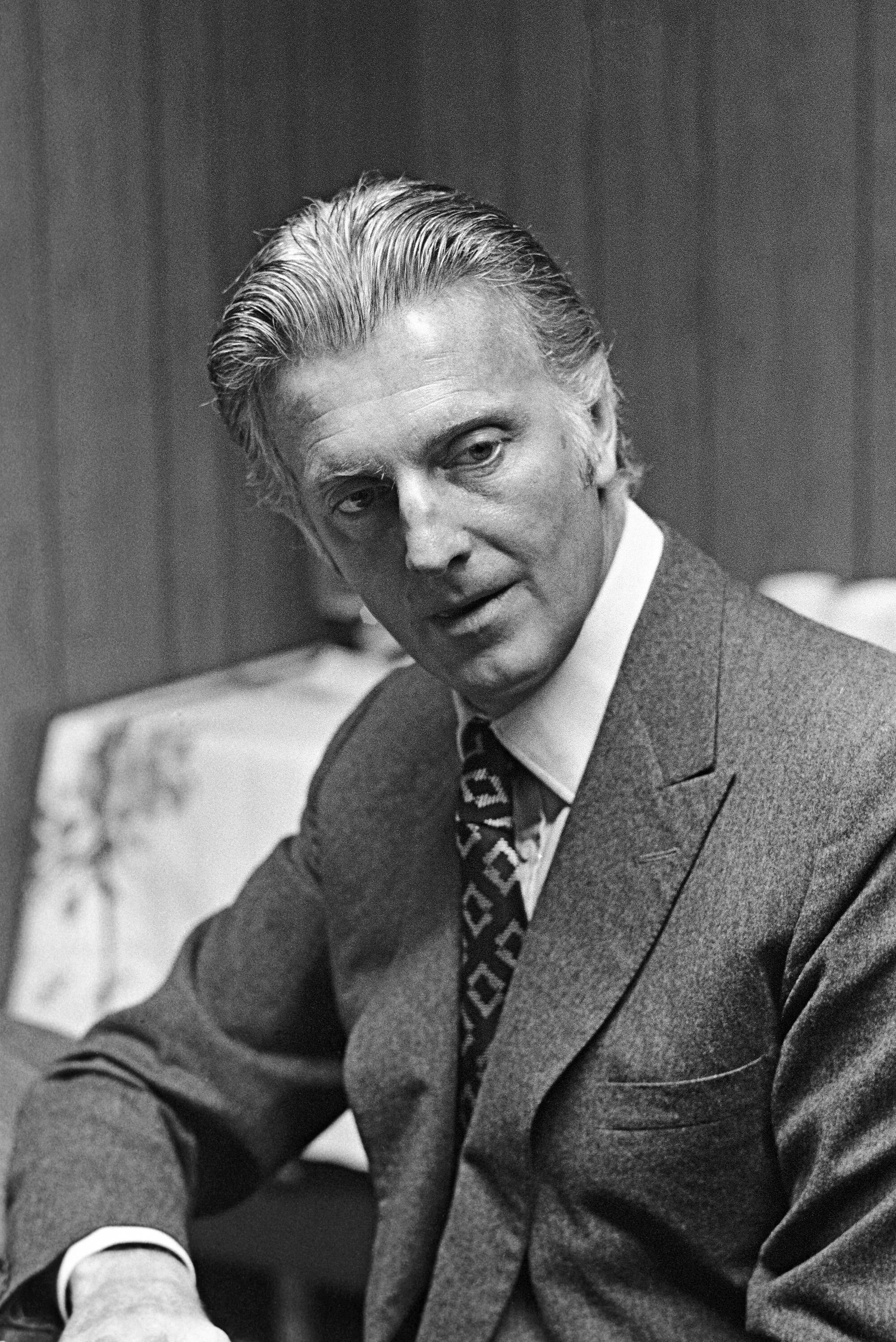 huburt de givenchy.jpg