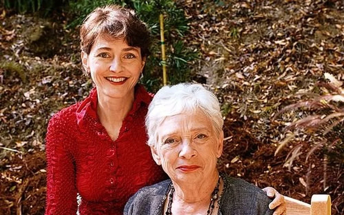 Mary Ann Shaffer with her daughter.jpg