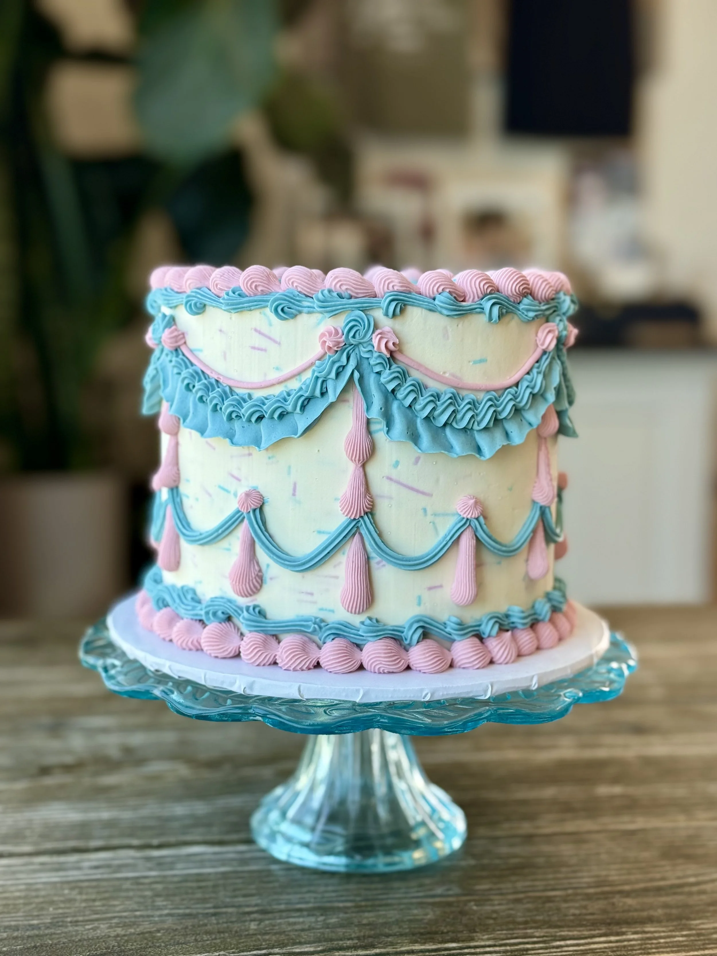Sprinkle Lambeth Gender Reveal Cake.jpg