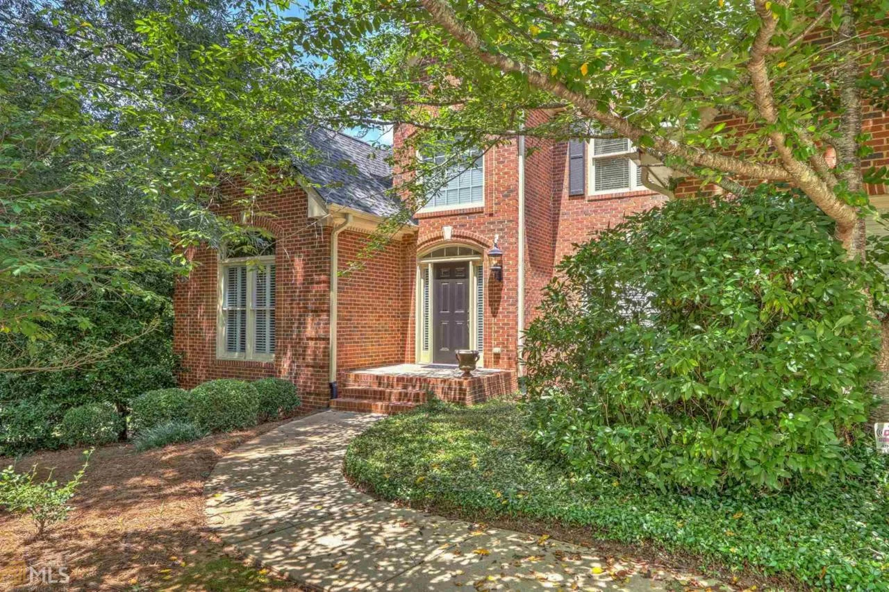 1300 scarlet oak cir.jpg