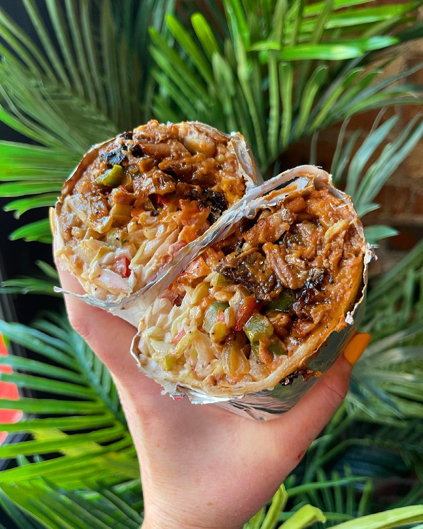 🌯 FEATURE BURRITO 🌯 Brisket, Rice, Beans, Pico, BBQ Sauce, Grilled Onions and Peppers &amp; Coleslaw. You&rsquo;re lucky there&rsquo;s even a photo of this one. @theamigoslegacy knocked this one out of the park! Find it on Uber under Feature Burrit