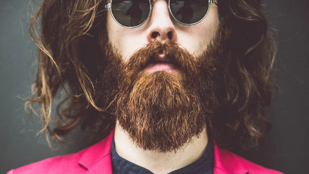 Business-Knigge: Das richtige Outfit finden