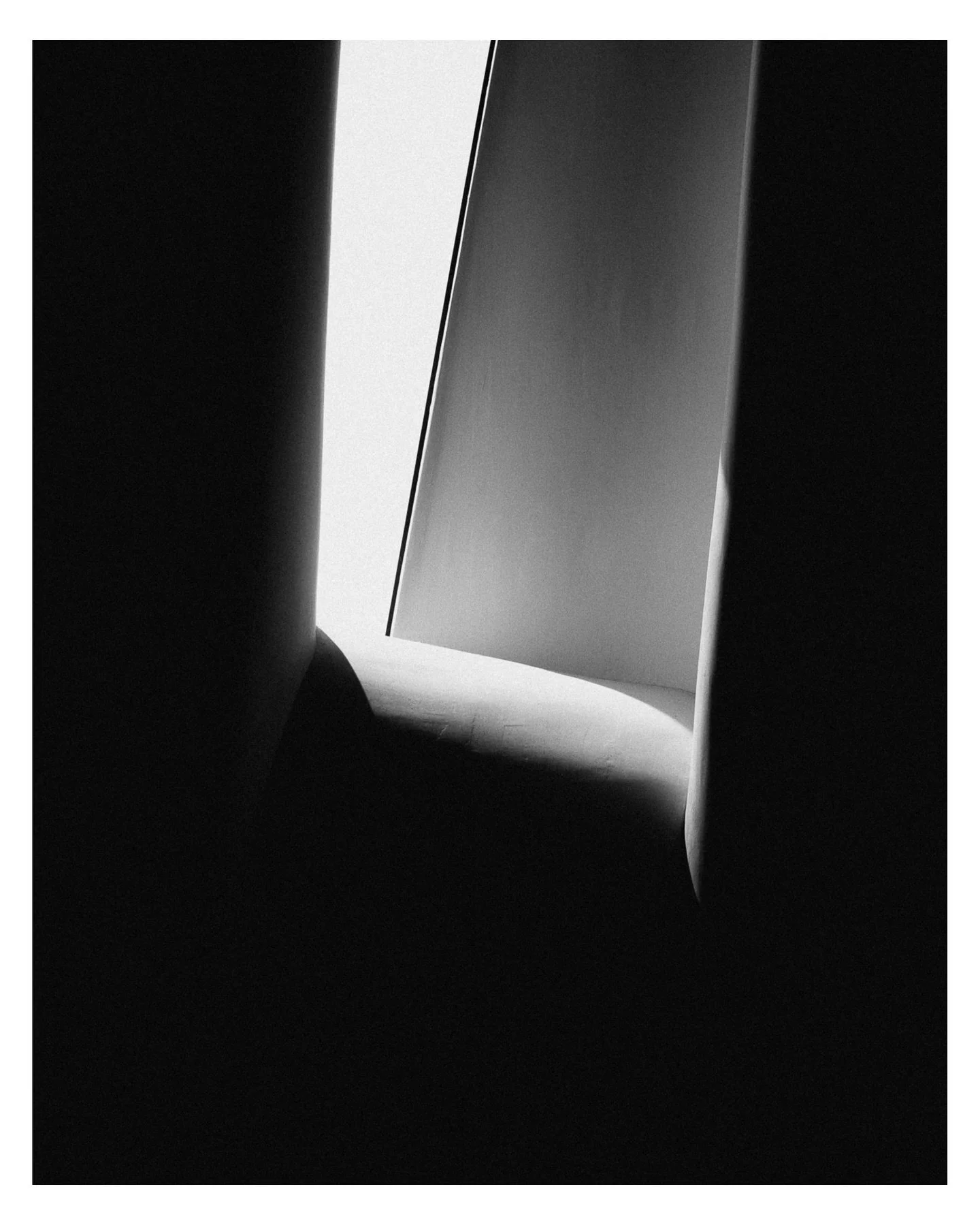 Abstract + Architecture day at Thaden 📷✨

I&rsquo;ll be honest &mdash; this is way outside my usual wheelhouse. Abstracts, patterns, architectural details&hellip; it&rsquo;s the kind of thing a lot of people try when they first get a camera, because