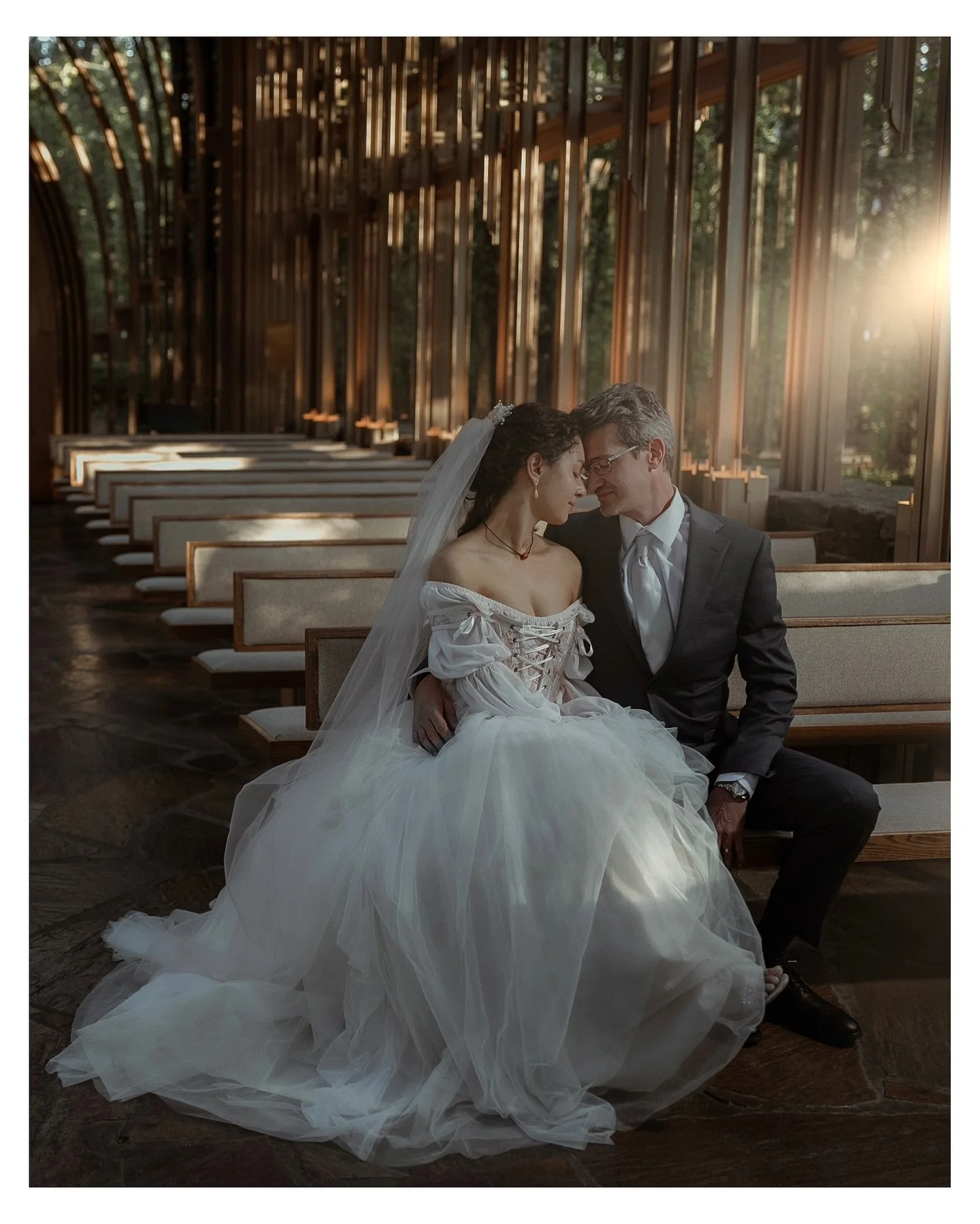Still catching up on posting (as usual 😅), and I&rsquo;ve got a ton from this elopement I still can&rsquo;t wait to share &mdash; plus plenty of other recent shoots in the queue.

But this one? Couldn&rsquo;t resist. One of my favorite frames to pla