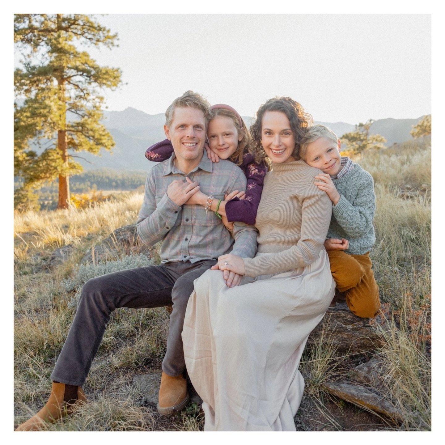 Thankful 🙏 Happy Thanksgiving from the Bloodworths ✨ 

📸 @elizabethaphoto 

.
.
.
.
.
#BentonvilleLife
#NWAFamilies
#ArkansasPhotographer
#FamilyMoments
#bloodworthfamily