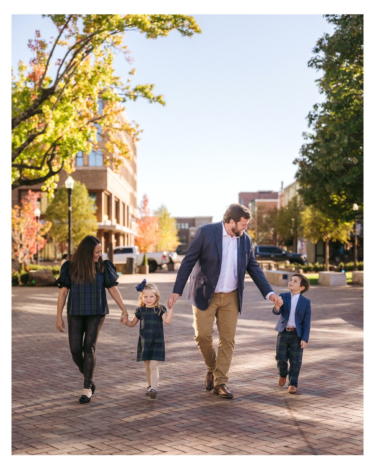 More downtown mini magic ✨ 

.
.
.
.
.
#nwaphotographer #bentonvillephotographer #bentonvillearkansas #nwarkansas #downtownbentonville