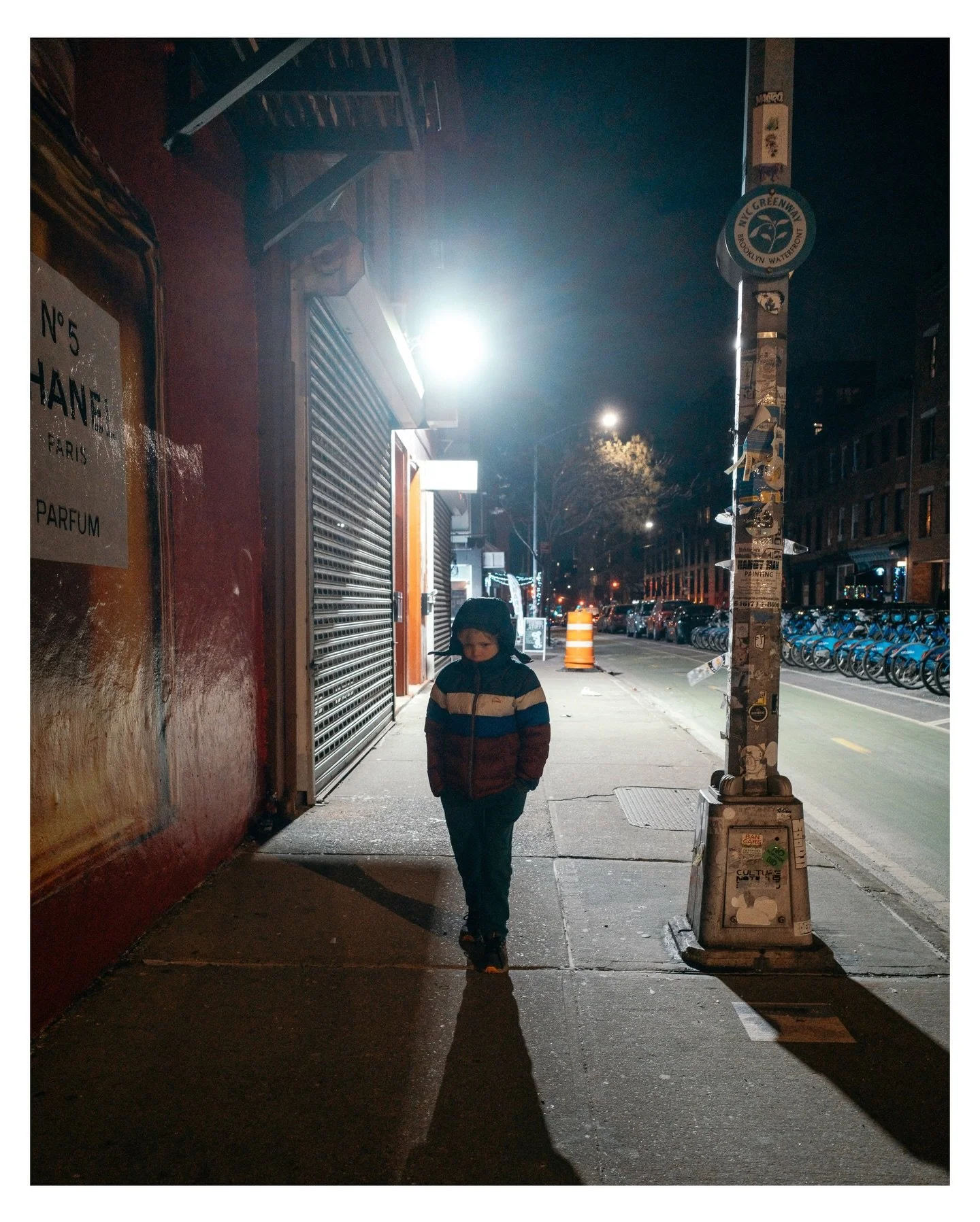 NYC Day 3 ✨ Our true slow day | Katie went that morning to go visit a friend while the kiddos and I stayed back and ordered room service. Teddy actually quite confidently volunteered himself for that job 😆 Then we made our way to Brooklyn to visit o