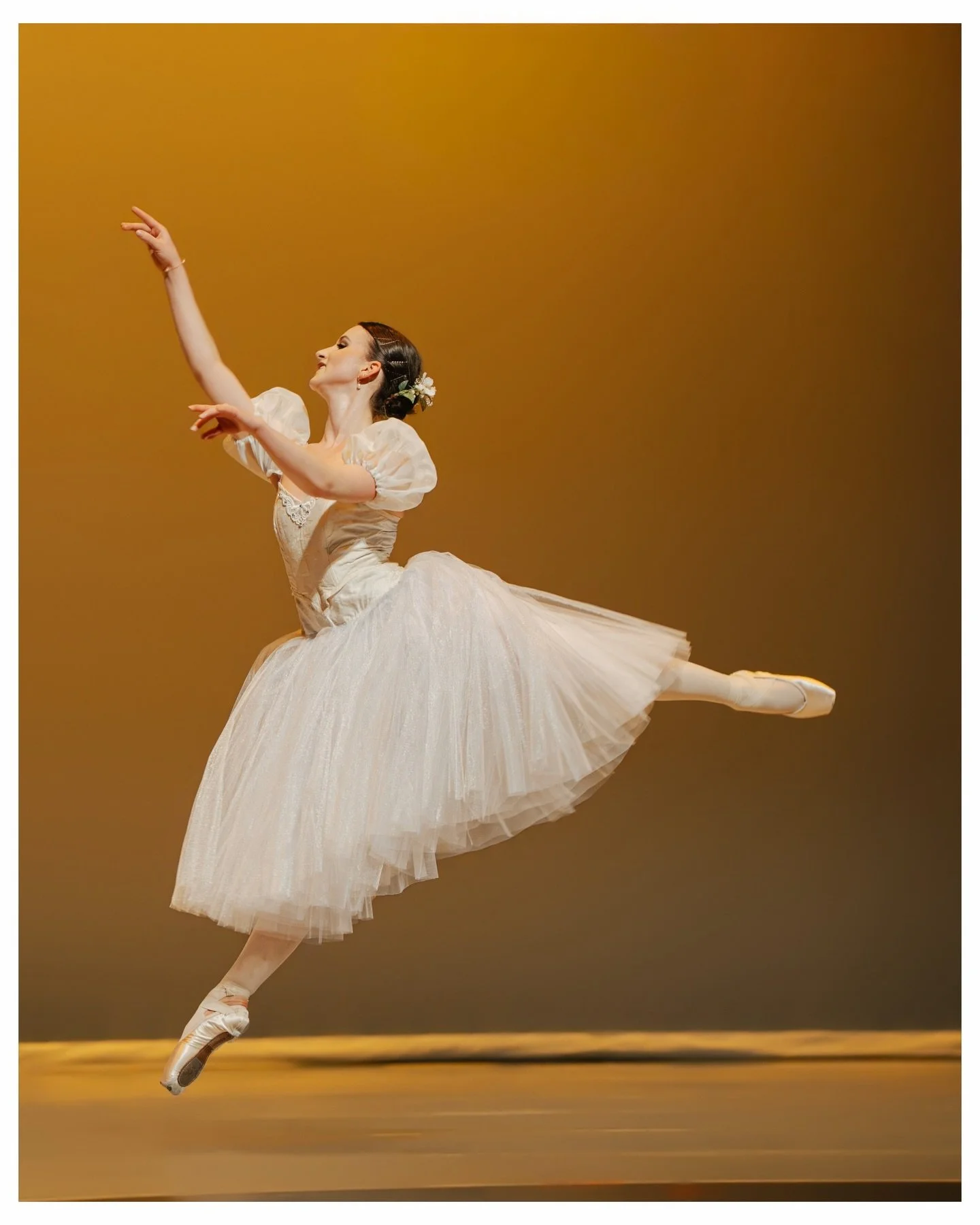 🩰 A few frames from the professional dancers who opened our daughter&rsquo;s ballet recital this past weekend. 

Always amazed by the grace and control ballet required. I&rsquo;ll share a few images from Ellen&rsquo;s performance soon ✨ 

#balletpho
