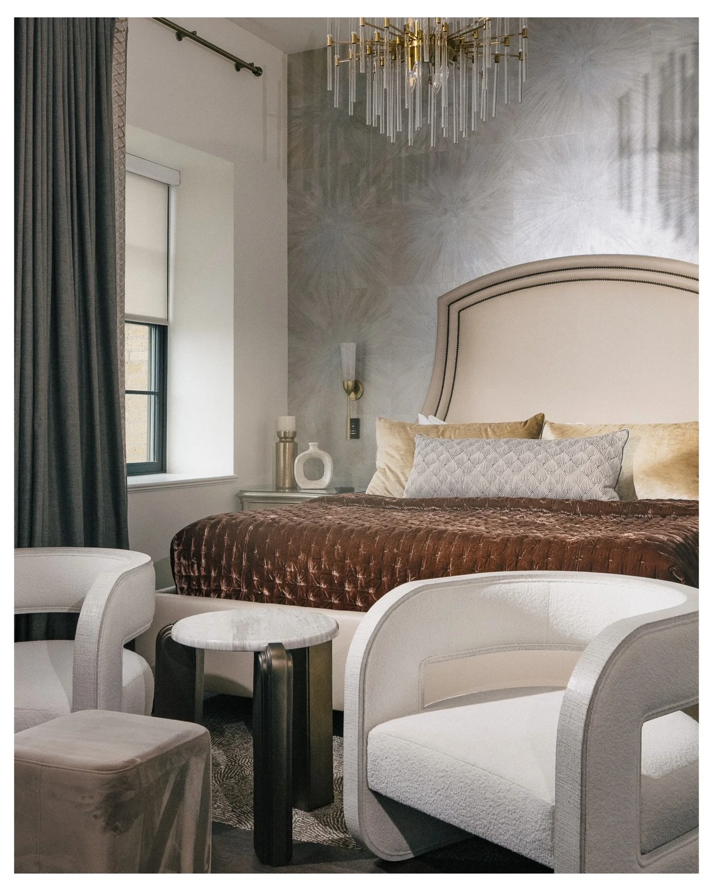 A stay that feels a little elevated in every way ✨ 

The Fitzgerald Suite at The Star on Spring &mdash; spacious, refined, and full of beautifully considered details.

#HotelPhotography #BoutiqueHotel #InteriorPhotography #ArkansasHotel #nwaphotograp