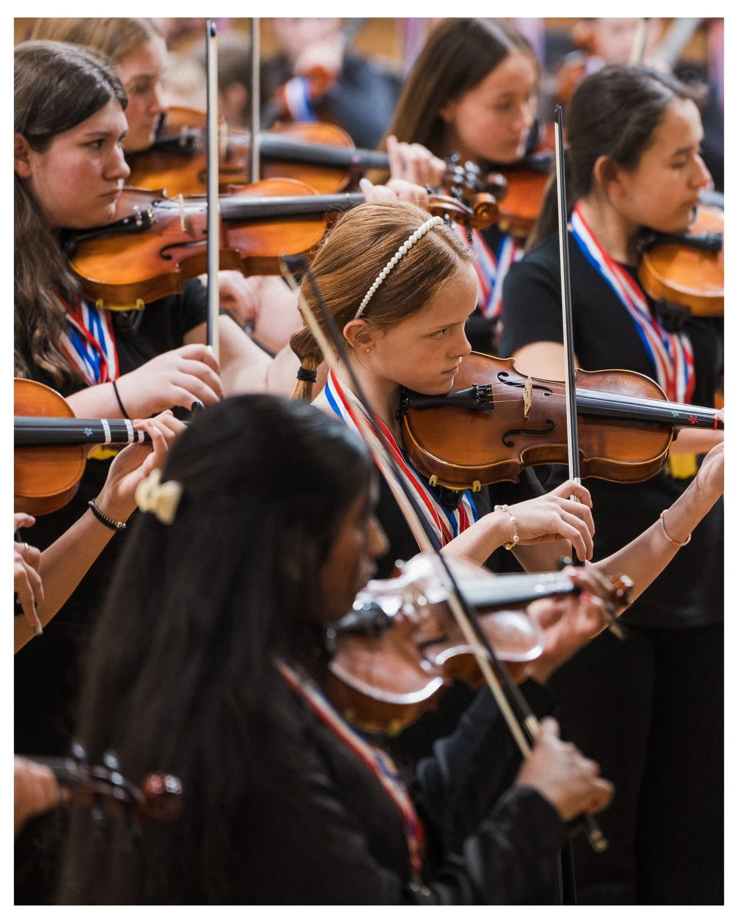Such a joy getting to watch Ellen with her classmates last night perform for their orchestral concert 🎶 They&rsquo;ve already come quite a long way in a short time 👏 

.
.
.
.
.
#nwaphotographer #bentonvillephotographer #bentonvillearkansas #school