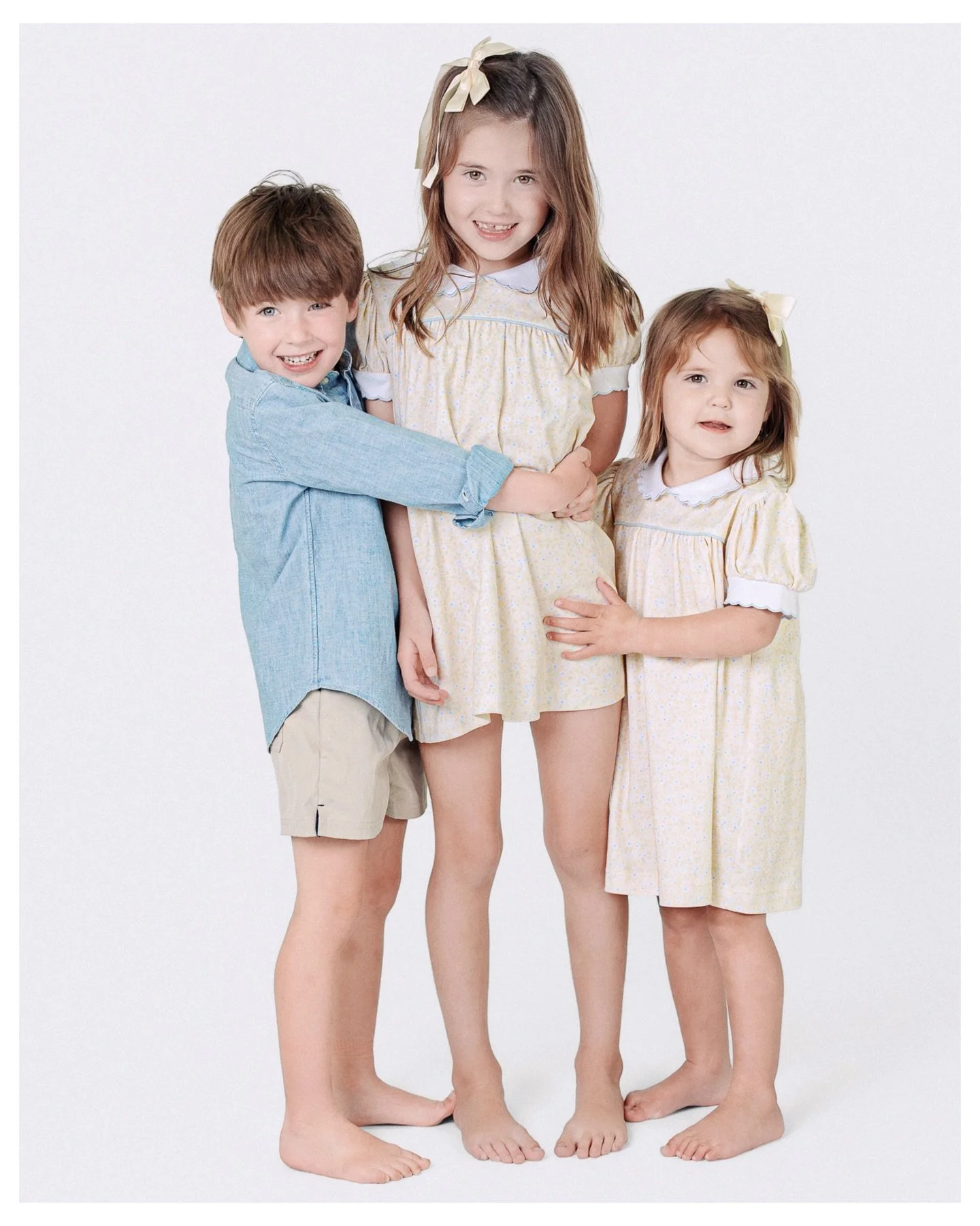 Adore this set from last week&rsquo;s All-in-One Portrait Minis ✨ Anyone interested in adding some more dates to the calendar? 

Many thanks to @thadenschool as always for the amazing studio space 🙏 
.
.
.
.
.
#familyportraits #familyphotographer #n