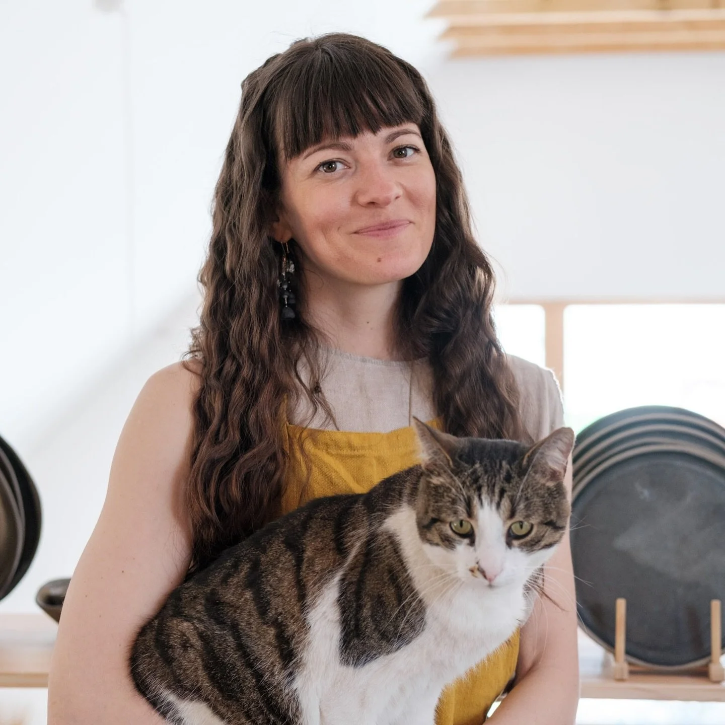 Welcome to my page those who have just joined and Hi to those who are here for a while. I show my pottery and cats here more than myself so maybe it&rsquo;s about time to appear again 😸 in Valentine day we had a fun workshop in the studio - Pottery 