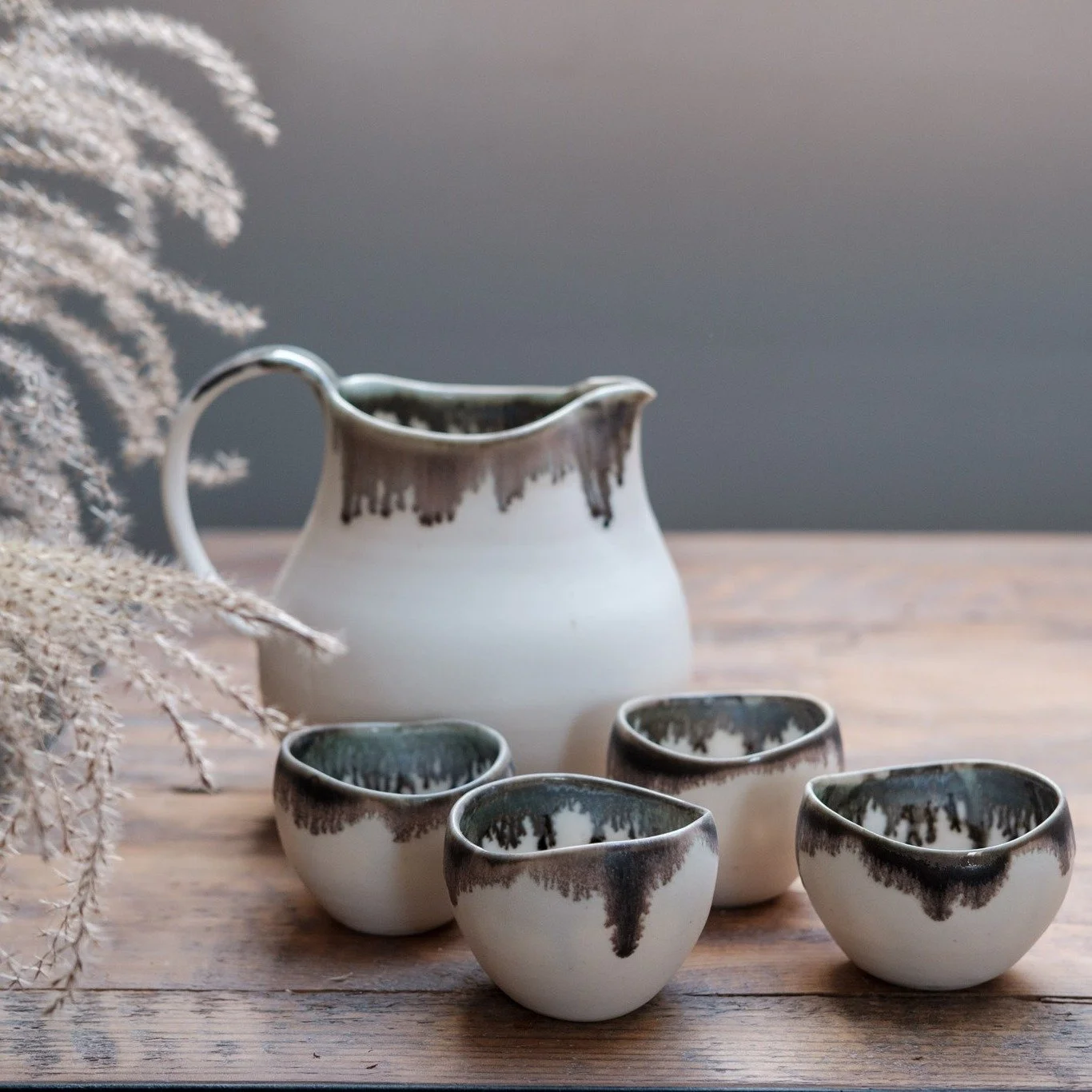 #Wheelthrown  #porcelain with bronze rim 💛