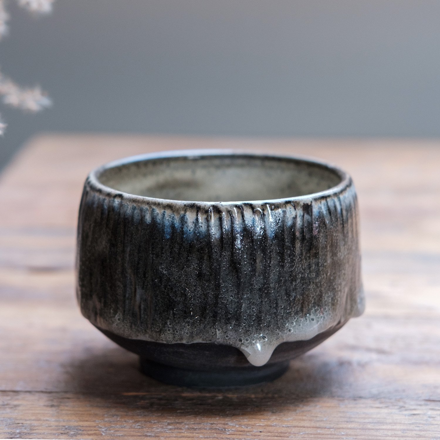 SNOWFLAKE  + IVORY (on black stoneware)