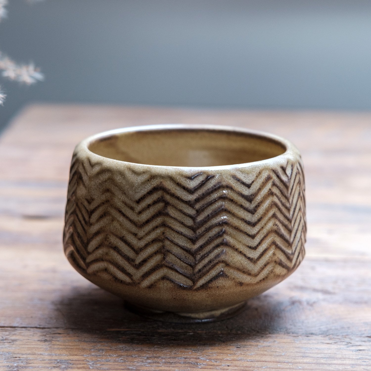 YELLOW SNOW  (on grey stoneware)