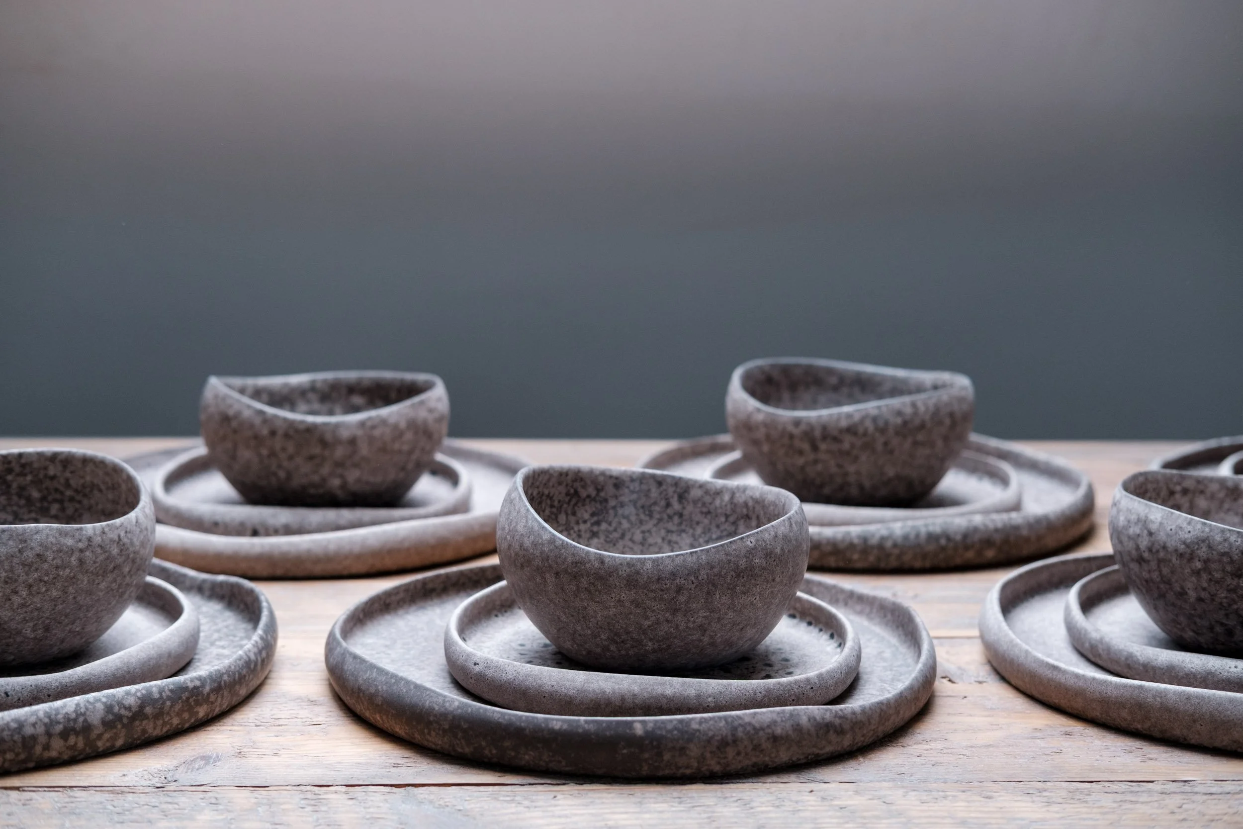 18 piece DINNER SET YUTORI TAUPE