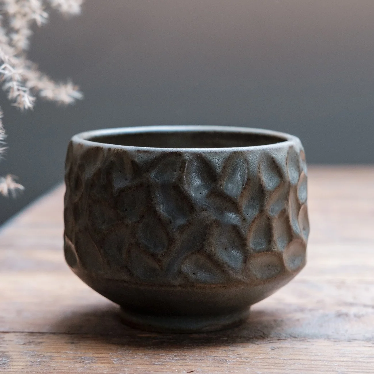 LIGHT GREY (on grey stoneware)