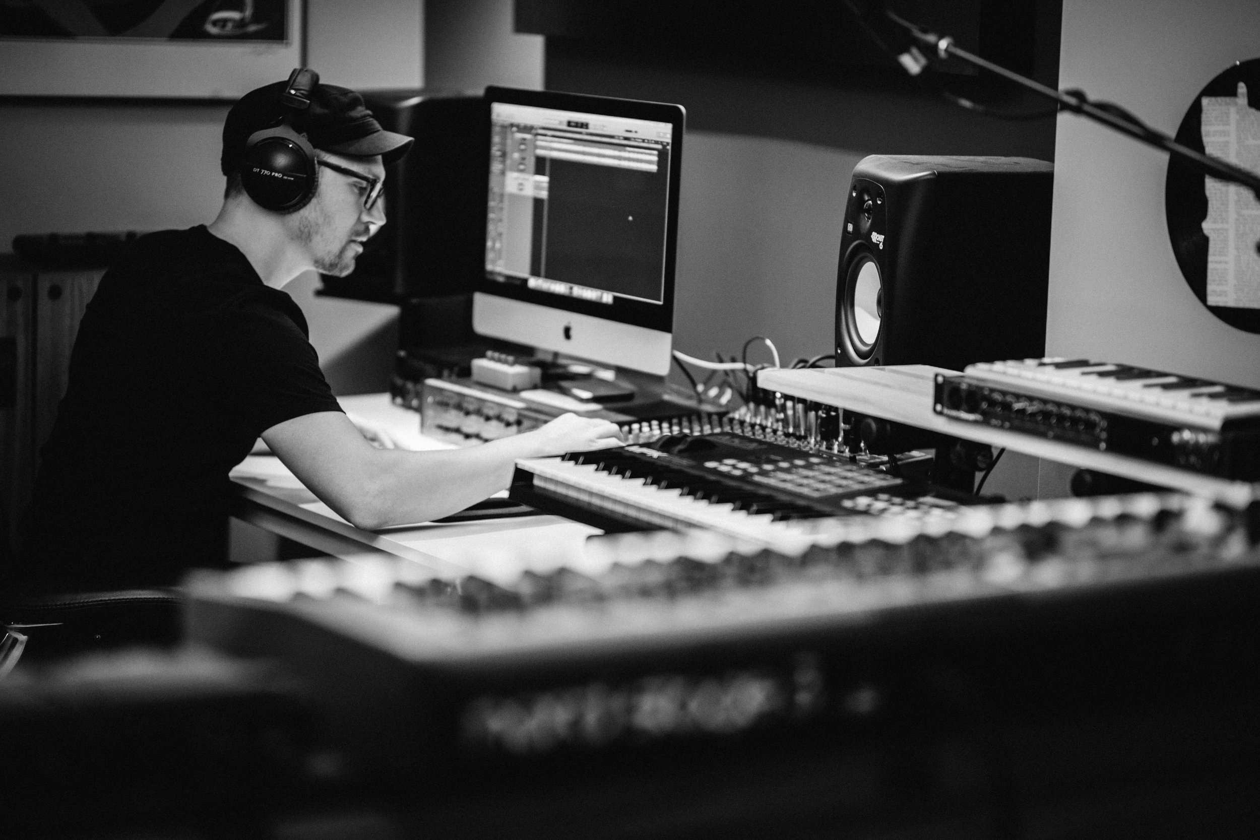 Justin_studio_byBlakeNellis_2018-5097.jpg