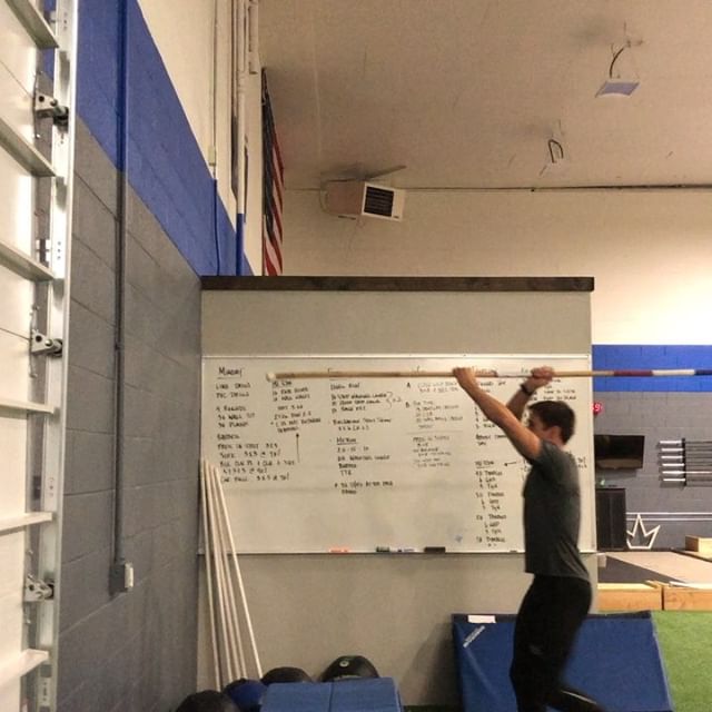 At SDVC it’s flexible Friday!!!
Working on stretching through the shoulder so @stevenpust can fire back! What did you work on this week??? #ucs_spirit
#trainwithpurpose
#goals
#polevault
#earlyseason