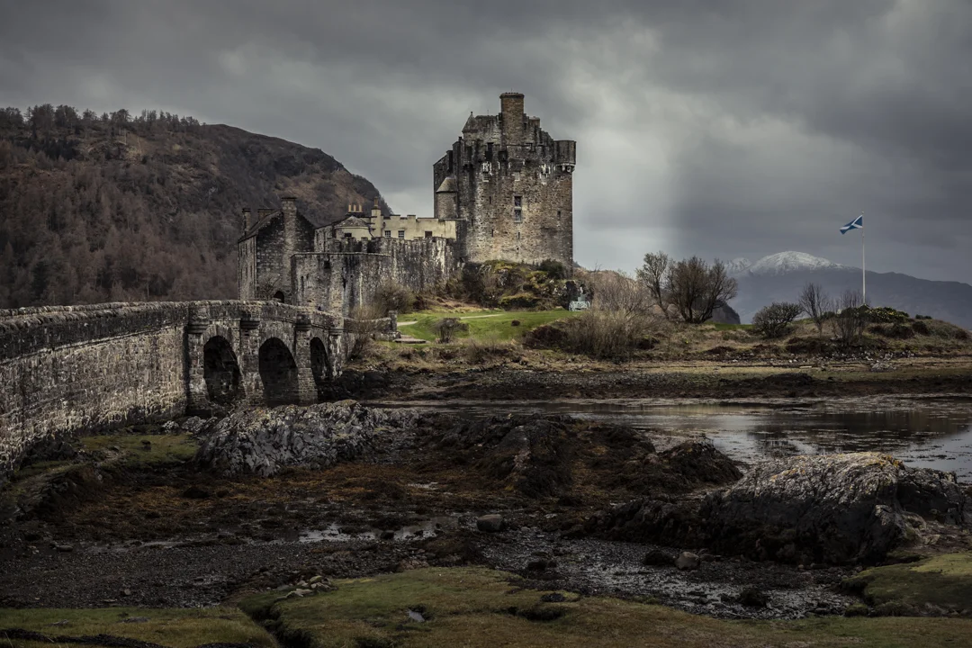 The Castle from the north side of the bridge