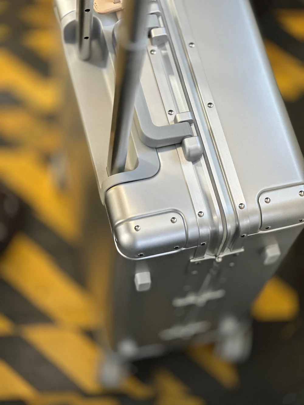LEVEL8 Gibraltar Aluminum Carry-On 20"