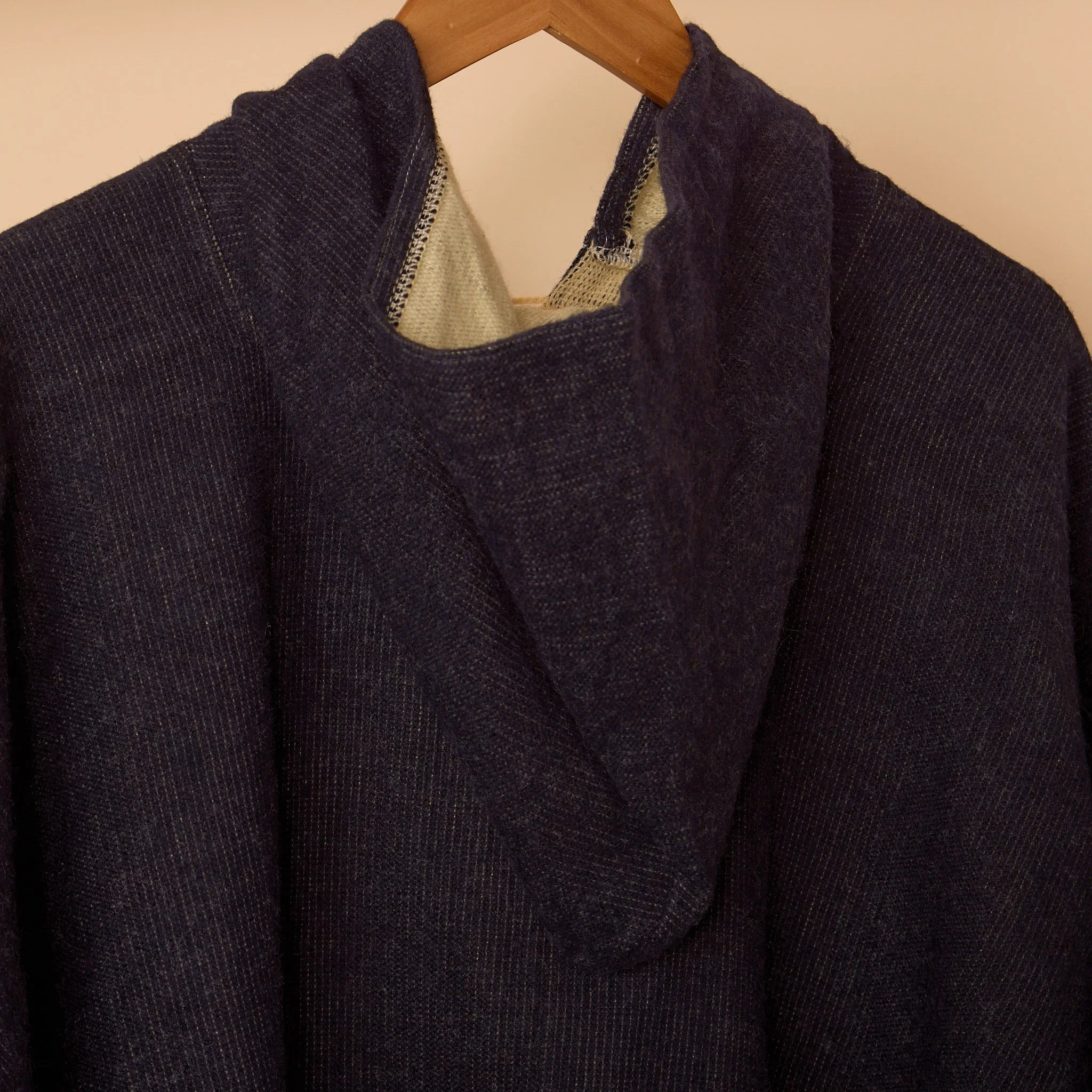 20260205_Ecuadorian-Poncho_0024_navy.jpg