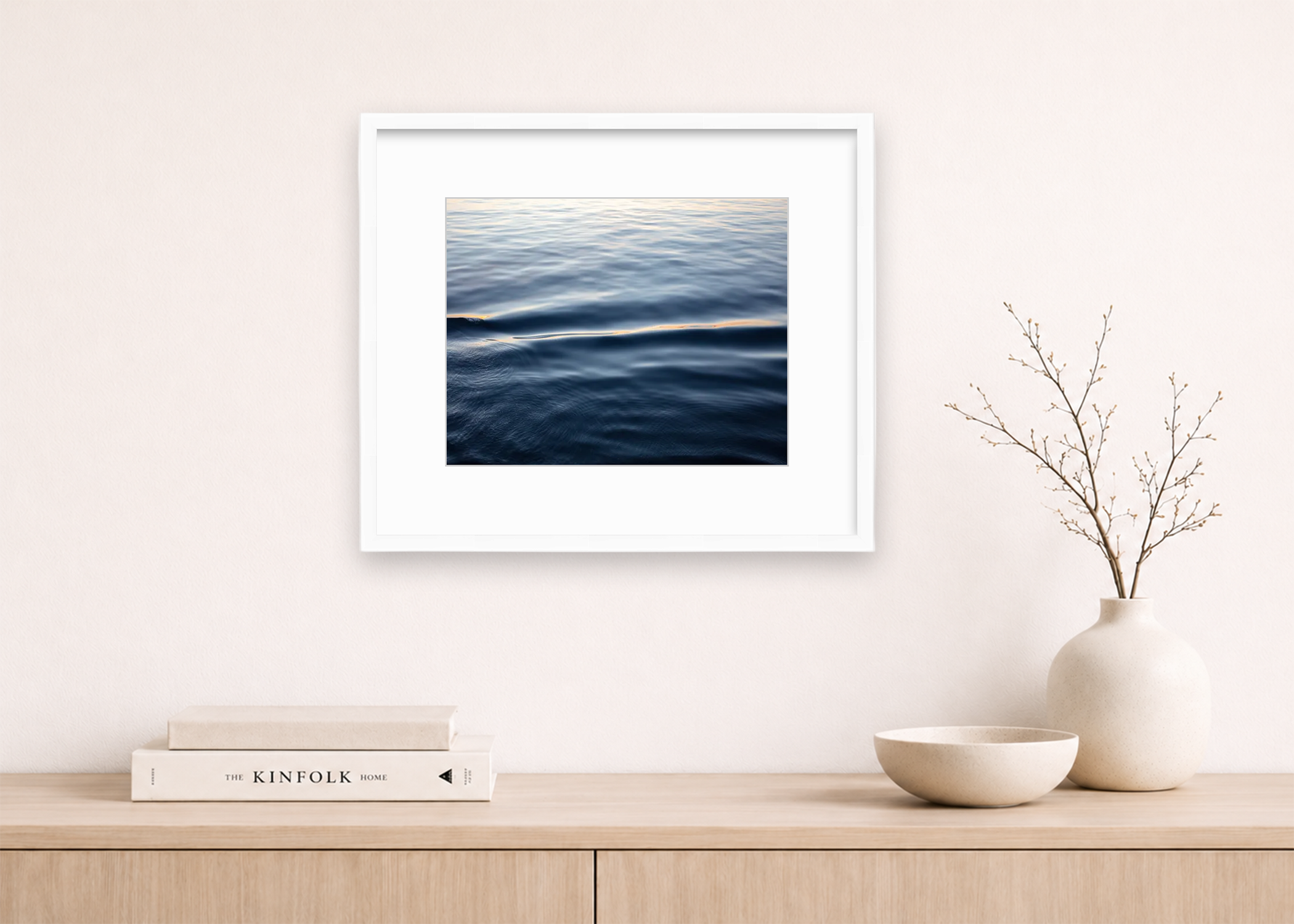 S Black 4 White Lifestyle Setting.png