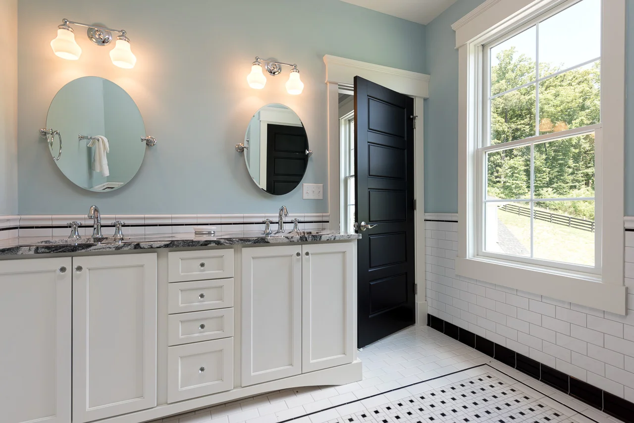 030-MacMillanPaceWHITEBATHweb.jpg