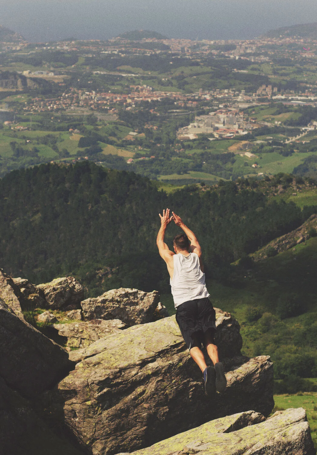 parkour-add-jump-salto-fun-adarra-monte-mountain-basque-country-euskadi-gipuzkoa.jpg
