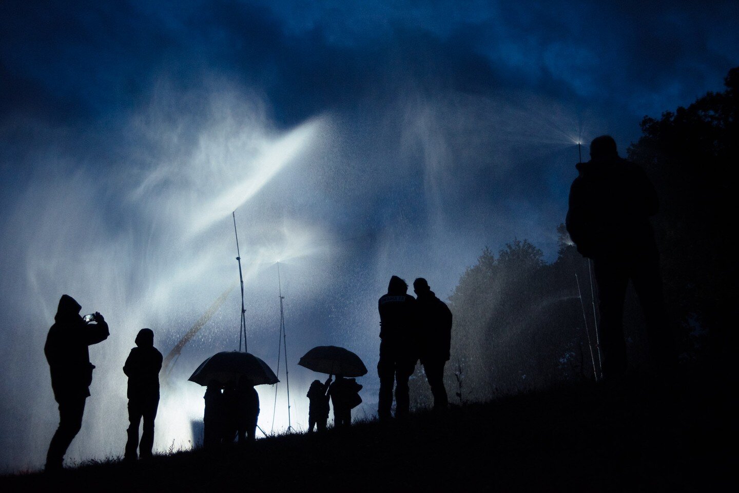 It started raining.

#BasqueCountry #shortfilm #filmshoot #specialfx #behindthescenes #filmproduction #cinematography #filmset #filmcrew #filmmaking #movieproduction #filmlocation #filmmakers #movieindustry #filmcommunity #euskadi #stillphotography #