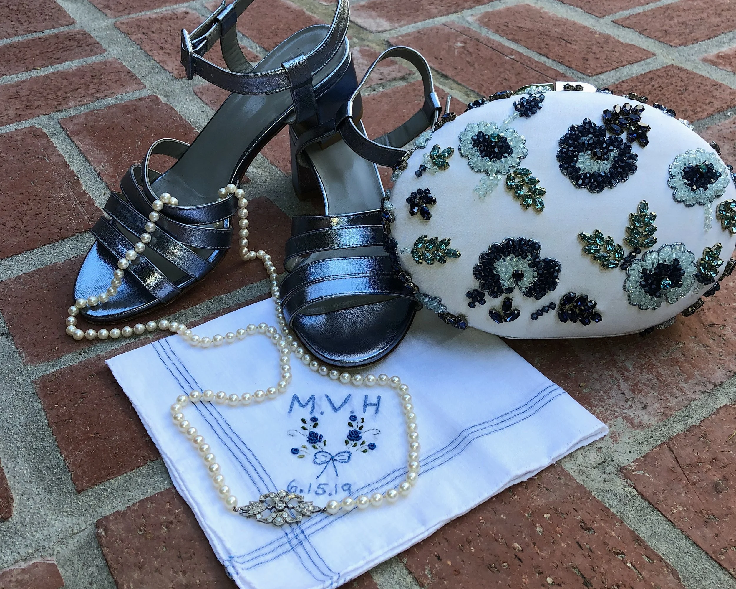 The accessories make the outi