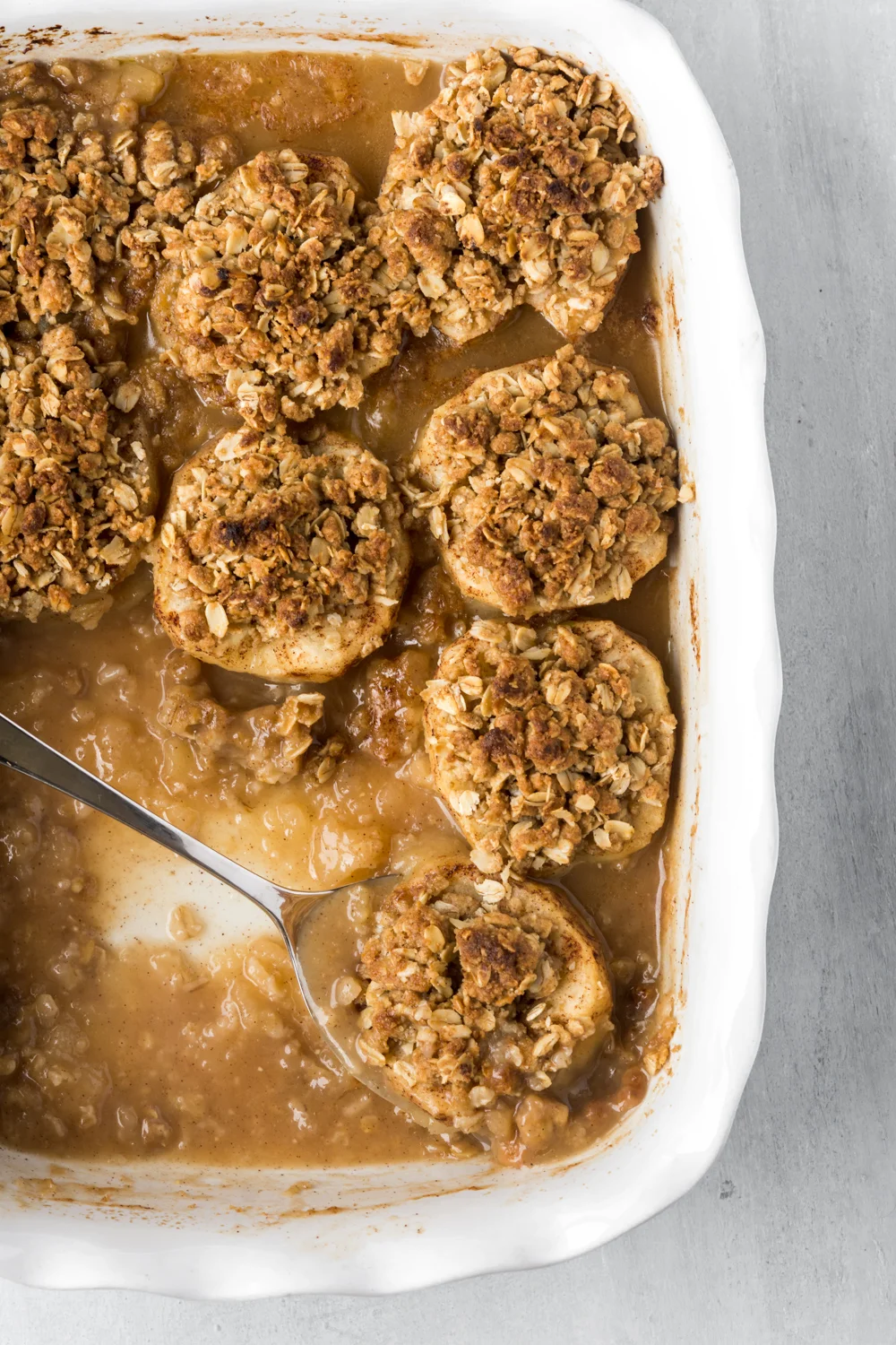 baked apples with oat streusel