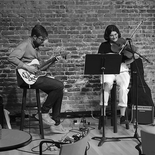 Tonight at 8pm, @jaaaaaacqui and I will be playing a duo set right here on Instagram! This picture is from what I think is one of our first duo gigs. We have a really great rapport as a duo that is really one of the more special things I&rsquo;ve bee