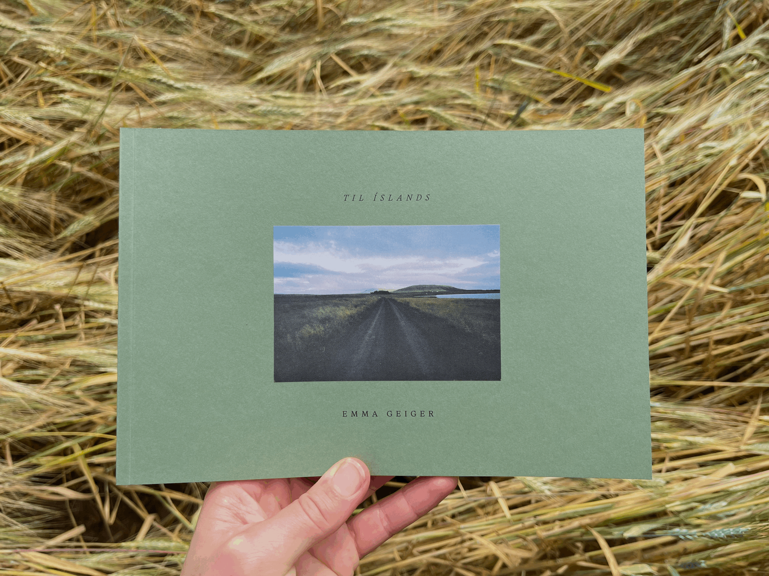 Til Íslands Photobook