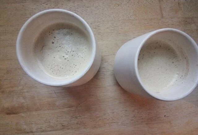 Healing Bone Broth Latte
⠀⠀⠀⠀⠀⠀⠀⠀⠀
That ancient elixir can be your daily indulgence.
⠀⠀⠀⠀⠀⠀⠀⠀⠀
🥛 Make your own nut cream by blending nuts (of choice, i picked cashews) at blend of 1:3. 1 cup nuts to 3 cups water. Alternatively, can use coconut cream