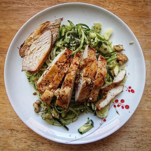 Air fryer chicken is my new favorite thing!
⠀⠀⠀⠀⠀⠀⠀⠀⠀
Season the chicken with Lemon, paprika, sea salt and pepper, set for 20 min, and it&rsquo;s perfectly juicy every time.
⠀⠀⠀⠀⠀⠀⠀⠀⠀
On top of some zucchini noodles with carrot top pesto.