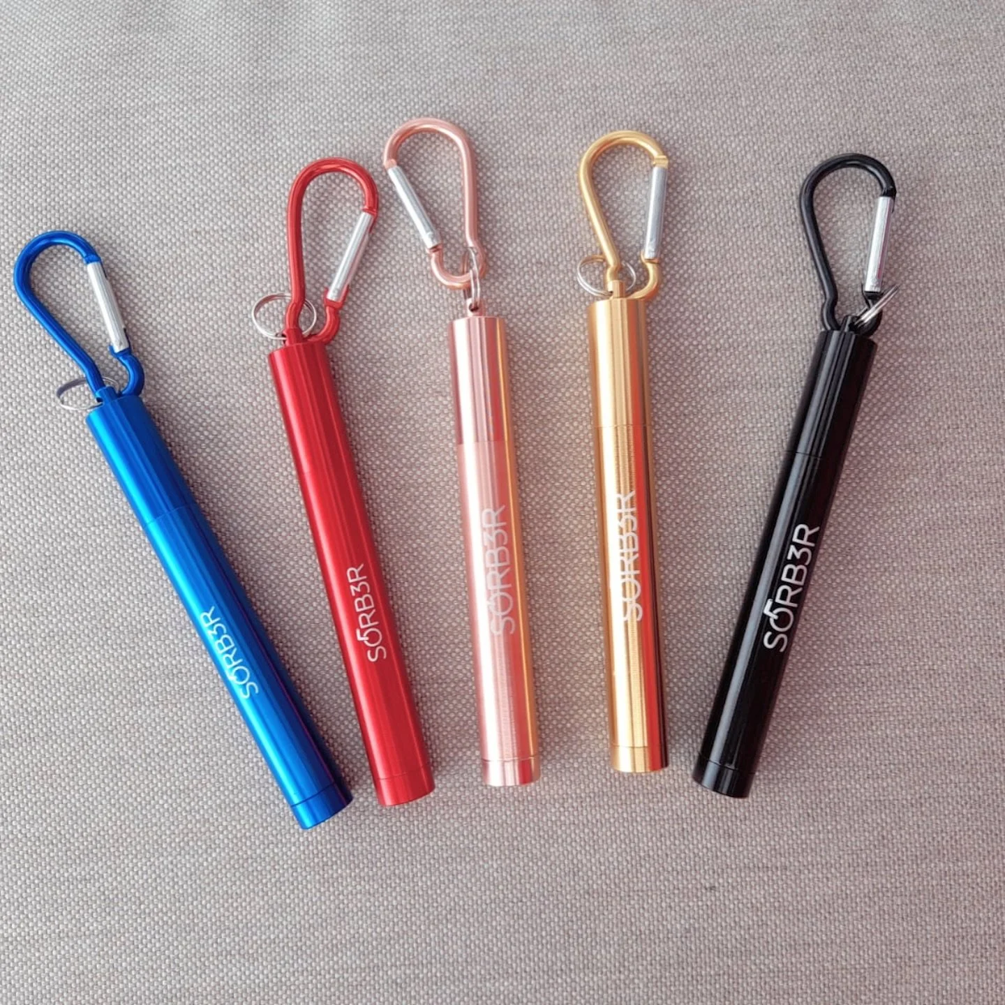 Lleva tu sorbete reutilizable plegable, ♻️ a donde sea con su pr&aacute;ctica forma de llavero. S&eacute; un verdadero amigx del planeta 🌎 

P&iacute;delo aqu&iacute;