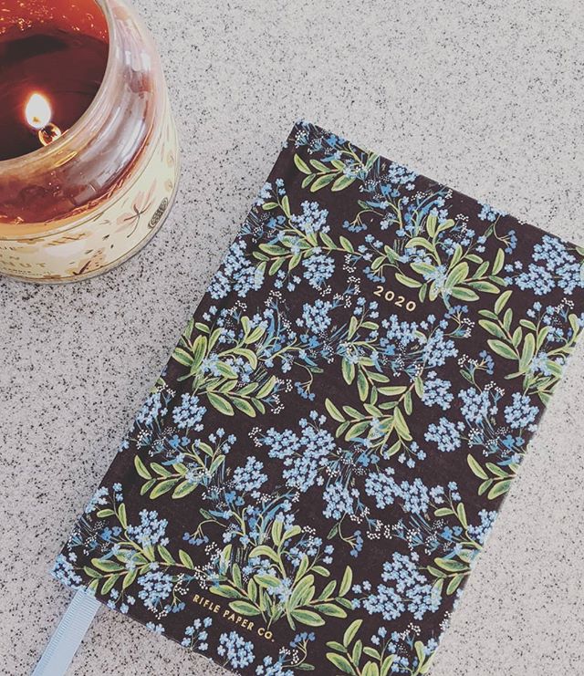 Anyone else get overly excited when their agenda for the new year arrives in the mail?? But also... How is November already halfway over? 😬