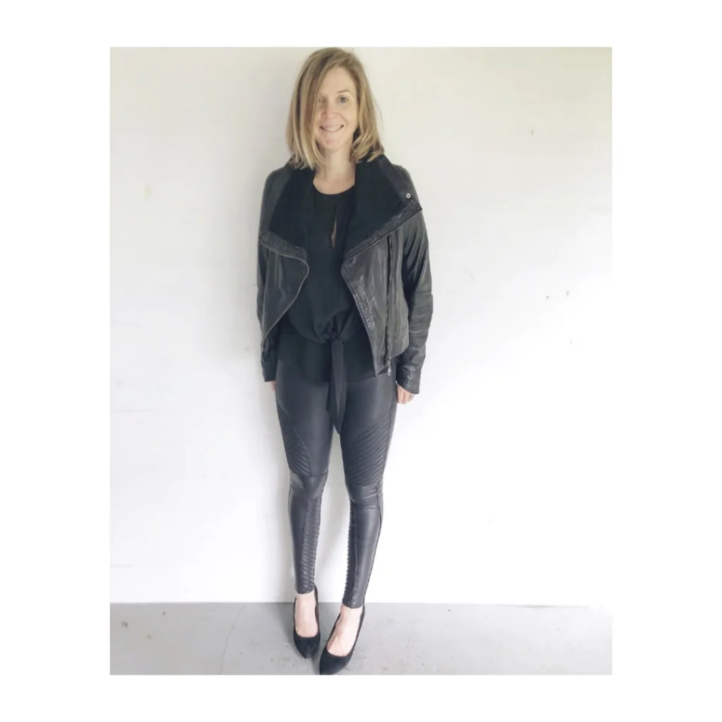      

 
   As I said yesterday, I challenged myself to make a list of (at least) three things I like about myself. It was uncomfortable at first but much to my embarrassment once I really started digging in I found myself liking lots of things. I de